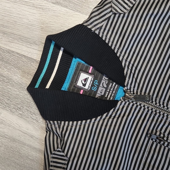 🍂  Quicksilver jacket size small fits as medium - Picture 2 of 4